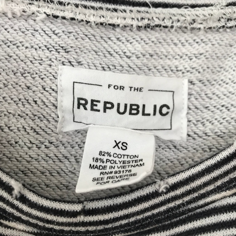 Striped pullover - Picture 3 of 3